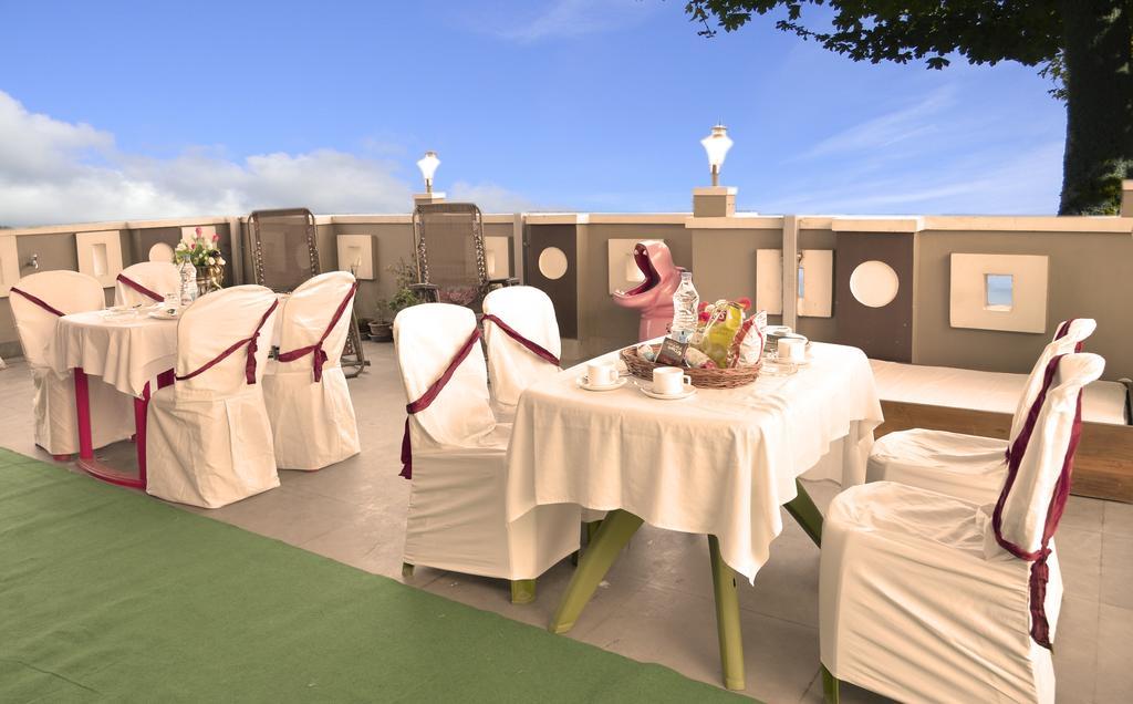 Ghosh Villa Guest House Kolkata Exterior photo