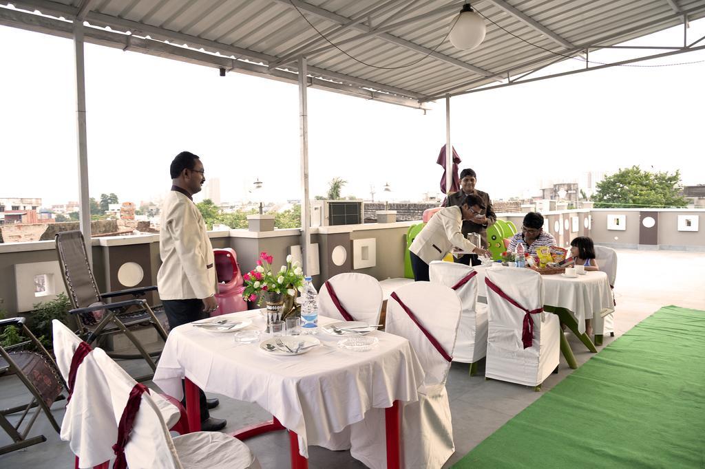 Ghosh Villa Guest House Kolkata Exterior photo